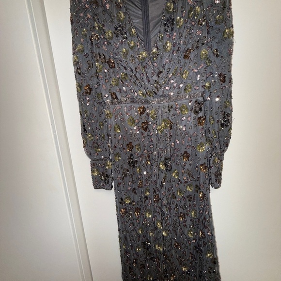 NWT | Mac Duggal 5571 Coal Long Sleeve V Neck Midi Dress
Size 4 - Picture 8 of 13